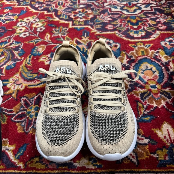 APL Athletic Propulsion Labs Techloom Breeze. Size 6.5 - Picture 2 of 6